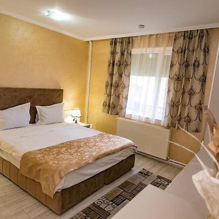 Hotel Floare De Iris Vama Veche Exteriér fotografie