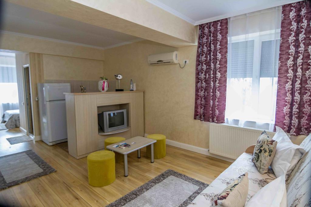 Hotel Floare De Iris Vama Veche Exteriér fotografie
