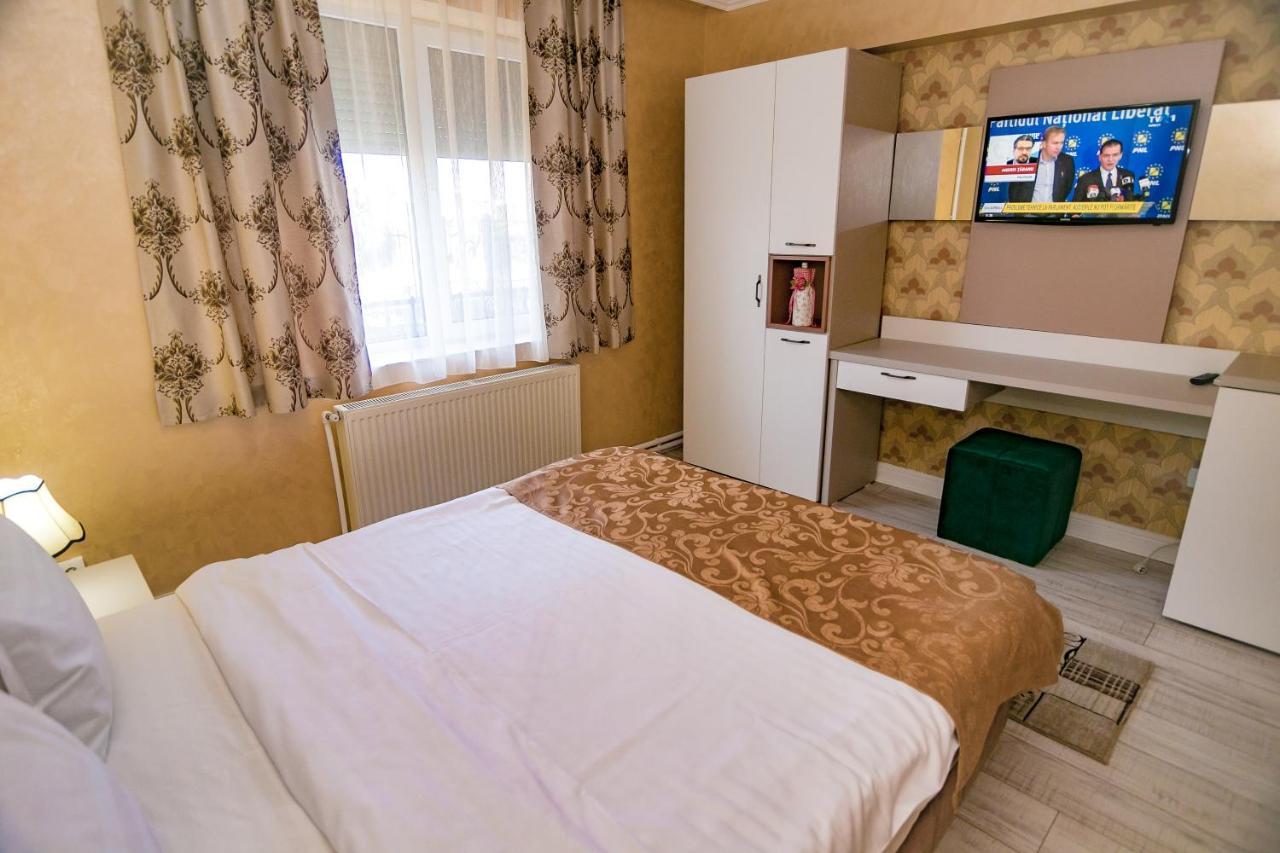 Hotel Floare De Iris Vama Veche Exteriér fotografie