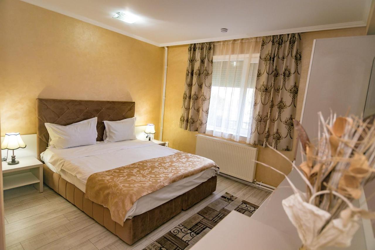 Hotel Floare De Iris Vama Veche Exteriér fotografie