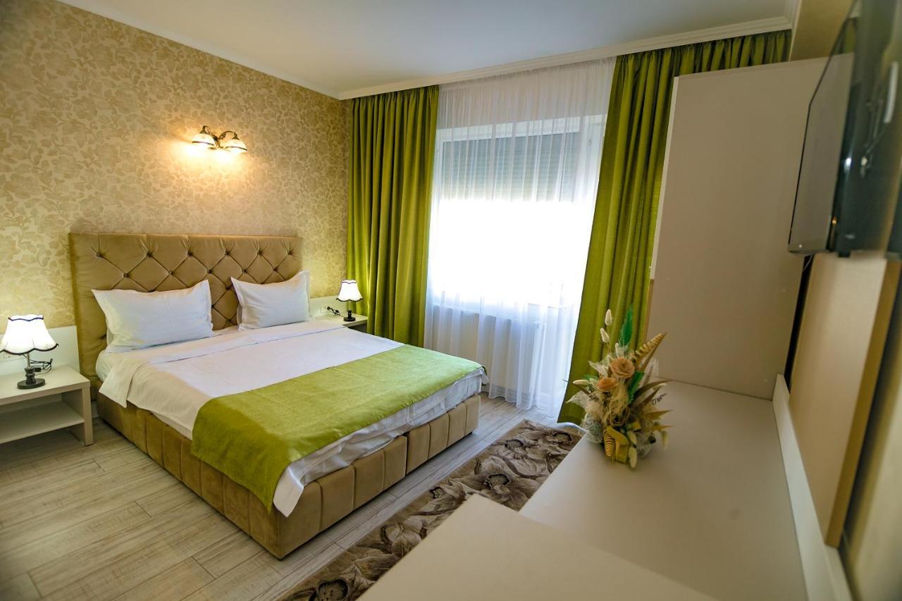 Hotel Floare De Iris Vama Veche Exteriér fotografie