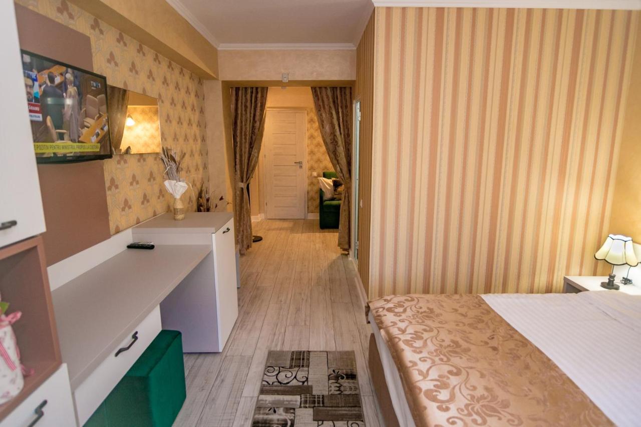 Hotel Floare De Iris Vama Veche Exteriér fotografie
