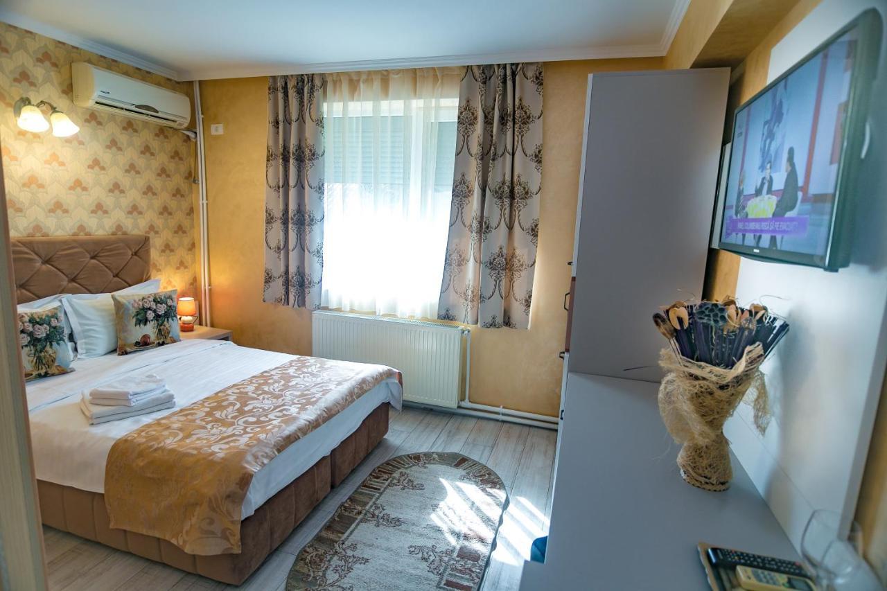 Hotel Floare De Iris Vama Veche Exteriér fotografie