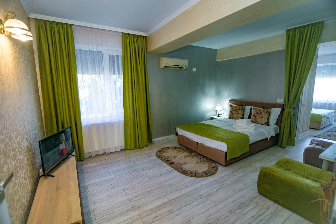 Hotel Floare De Iris Vama Veche Exteriér fotografie