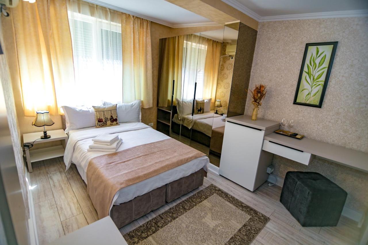 Hotel Floare De Iris Vama Veche Exteriér fotografie