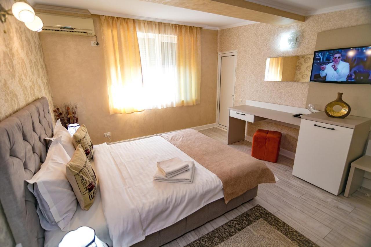 Hotel Floare De Iris Vama Veche Exteriér fotografie