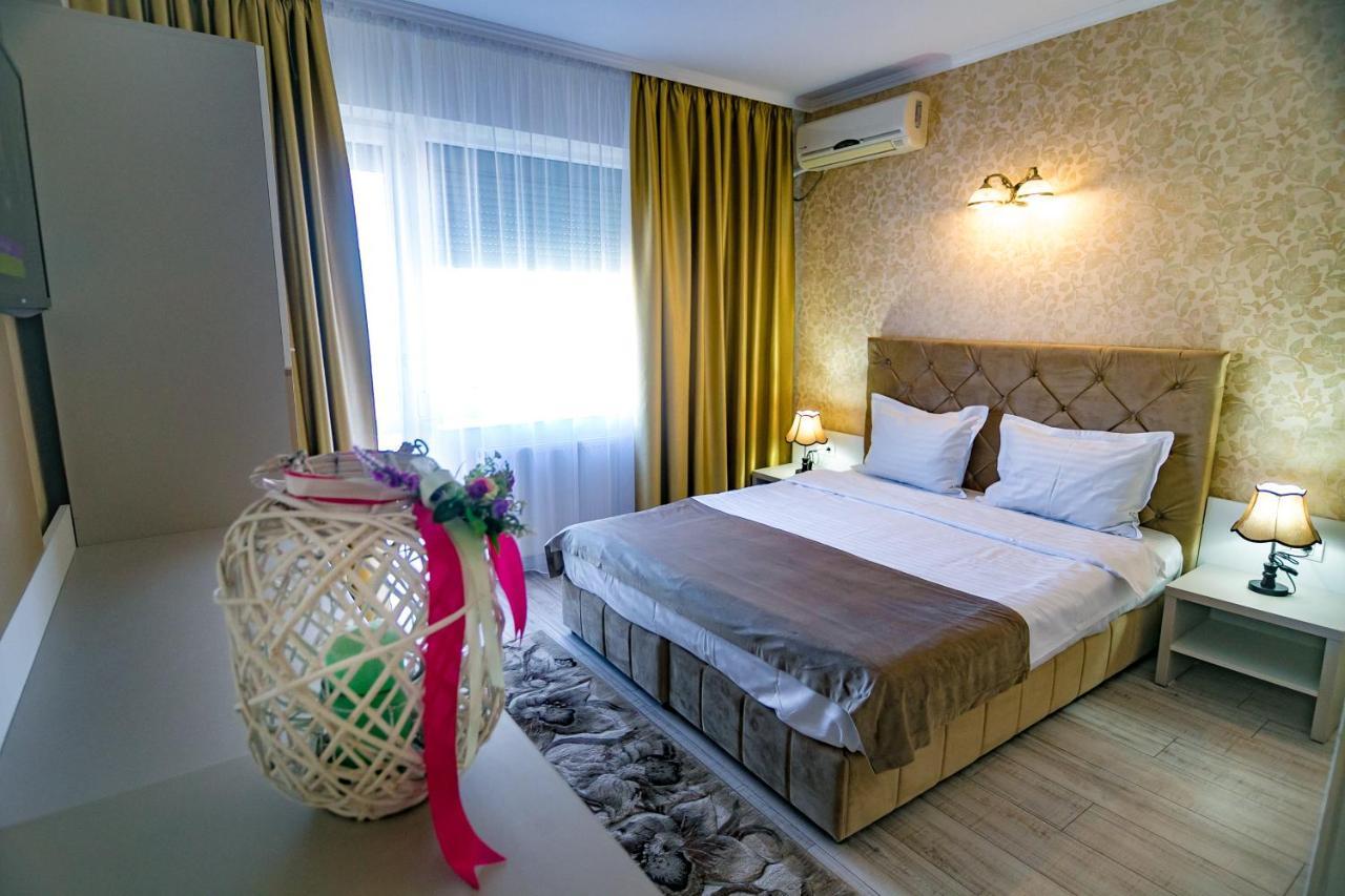 Hotel Floare De Iris Vama Veche Exteriér fotografie