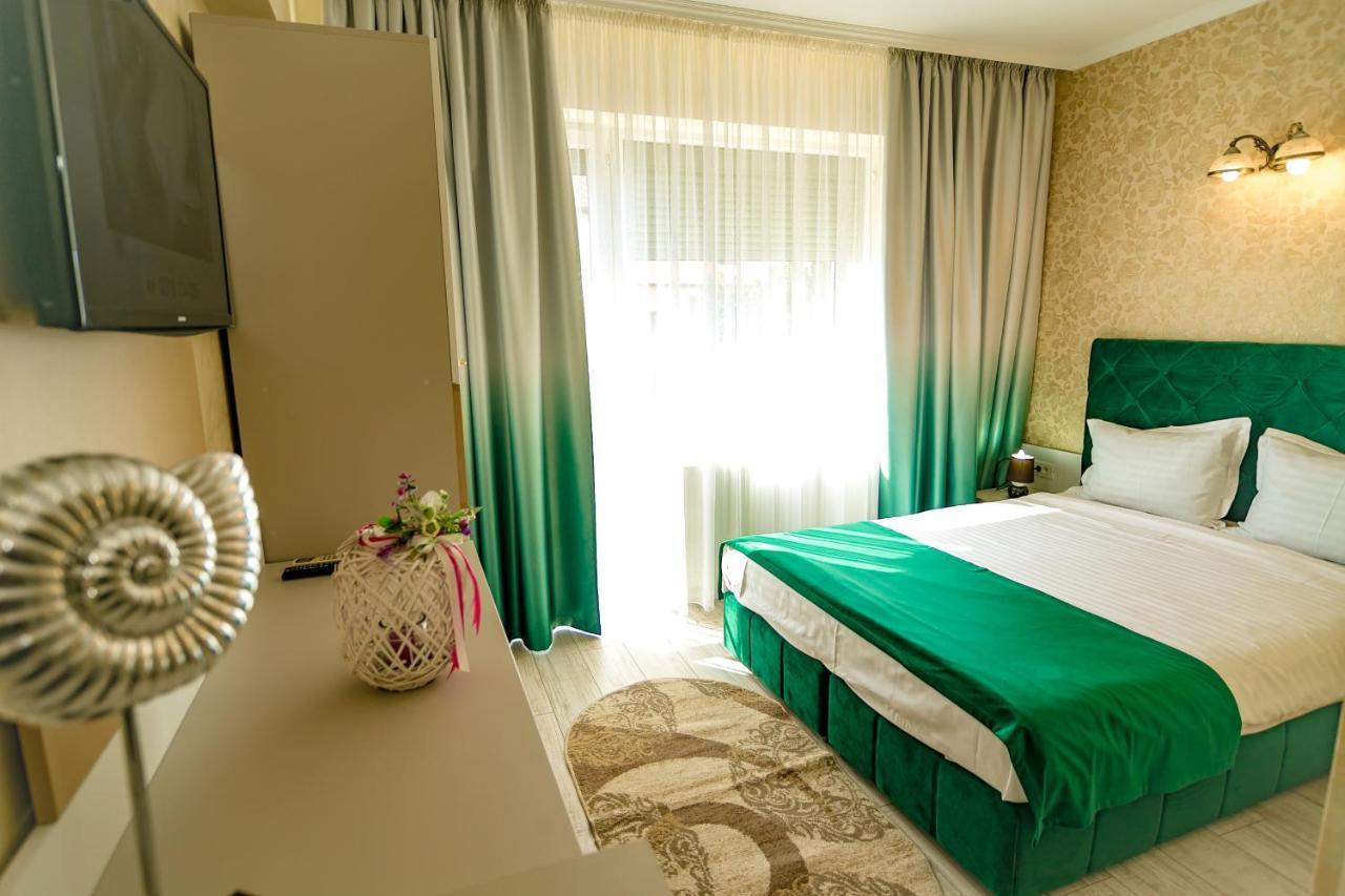 Hotel Floare De Iris Vama Veche Exteriér fotografie